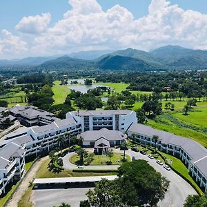 Sir James Resort